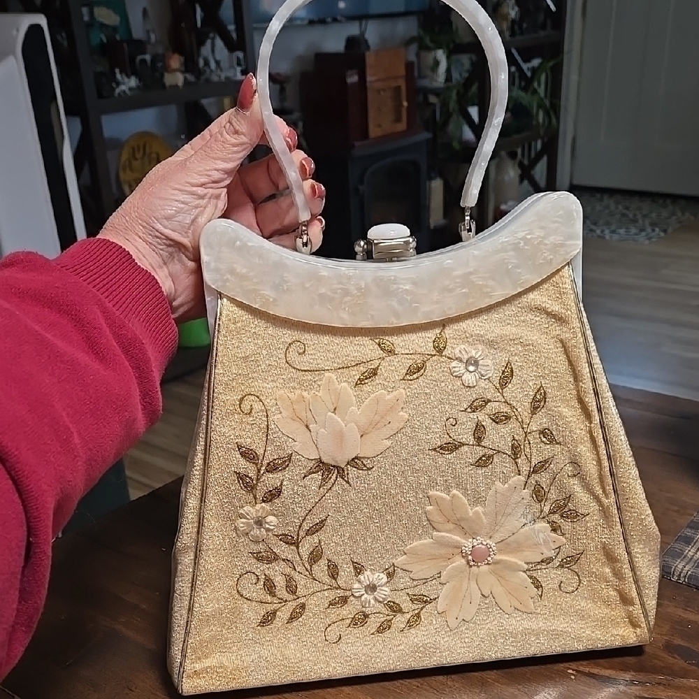 Vintage Rialto NY Silk Embroidered Hand Bag With Plastic Overlay Lucite Handle